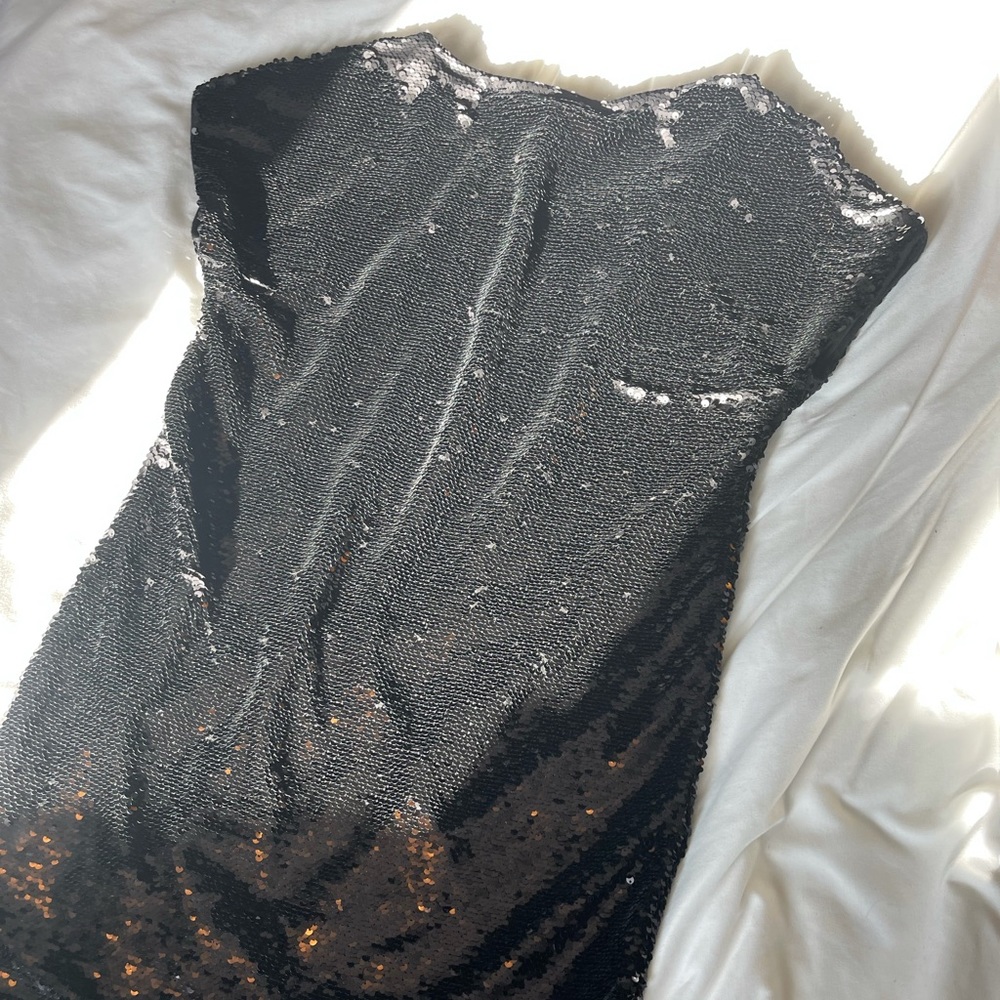 Black sequin dress. Garage brand. Size xs.